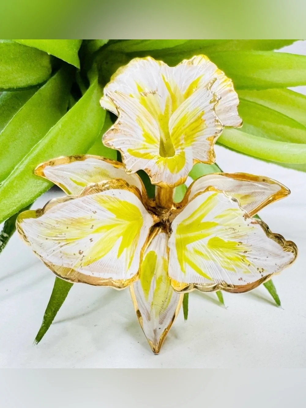 Vintage 1982 Cerrito Original White Yellow Enamel Orchid Flower Gold Tone Brooch